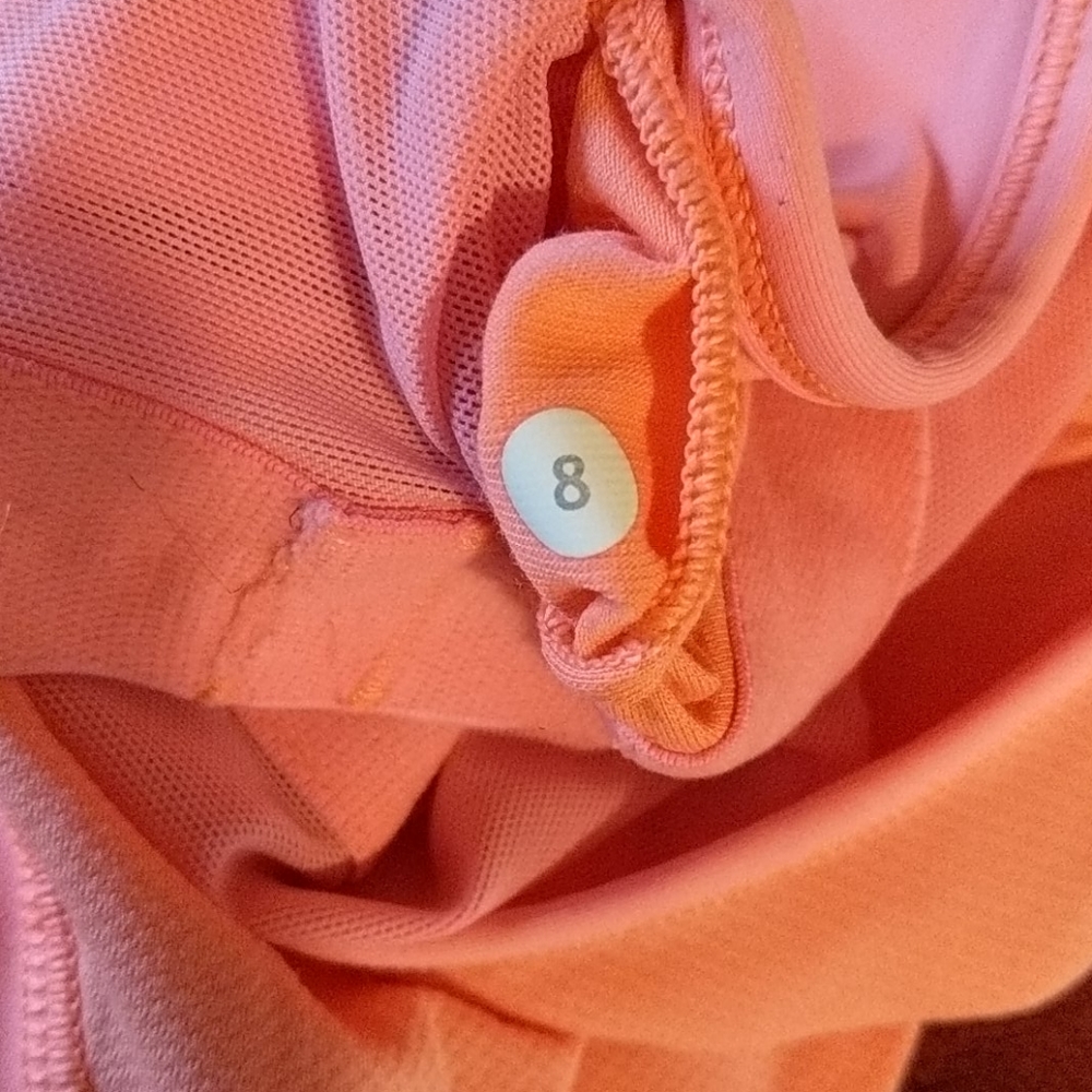 Lululemon razorback tank size 8 - Picture 4 of 5